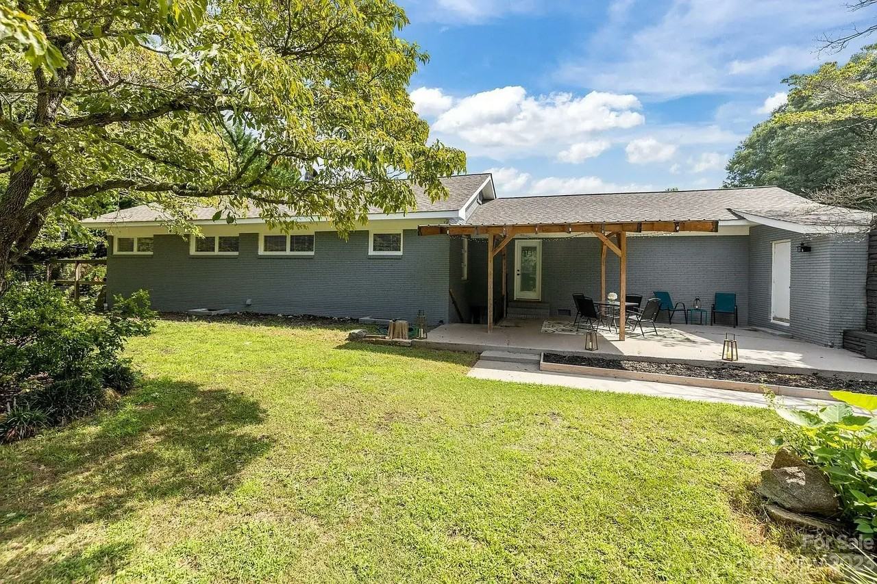 1030 Dooley Drive, Unit N/A - Photo 2 of 7