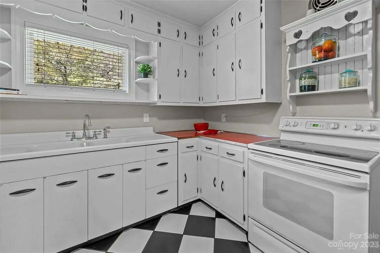 1030 Dooley Drive, Unit N/A - Photo 4 of 7