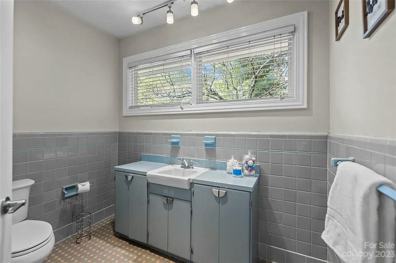 1030 Dooley Drive, Unit N/A - Photo 5 of 7