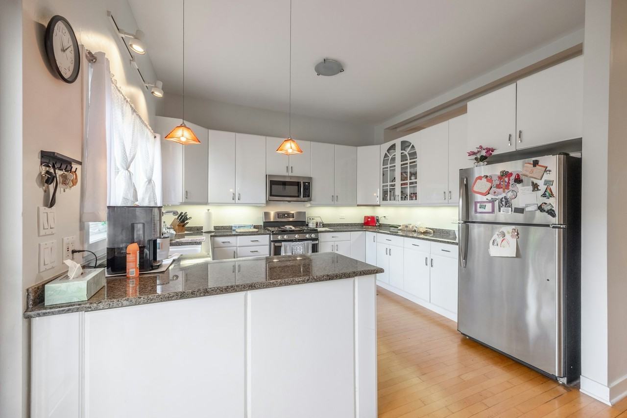 1723 North Wood Street, Unit 1 - Photo 2 of 42