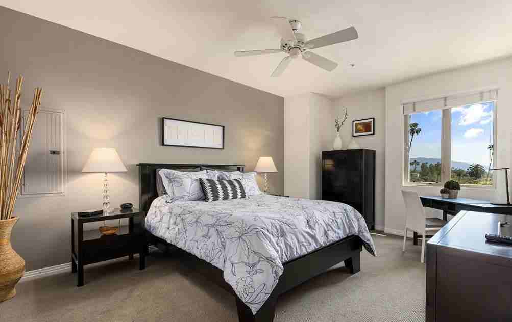 931 East Walnut Street, Unit 211 - Photo 7 of 10