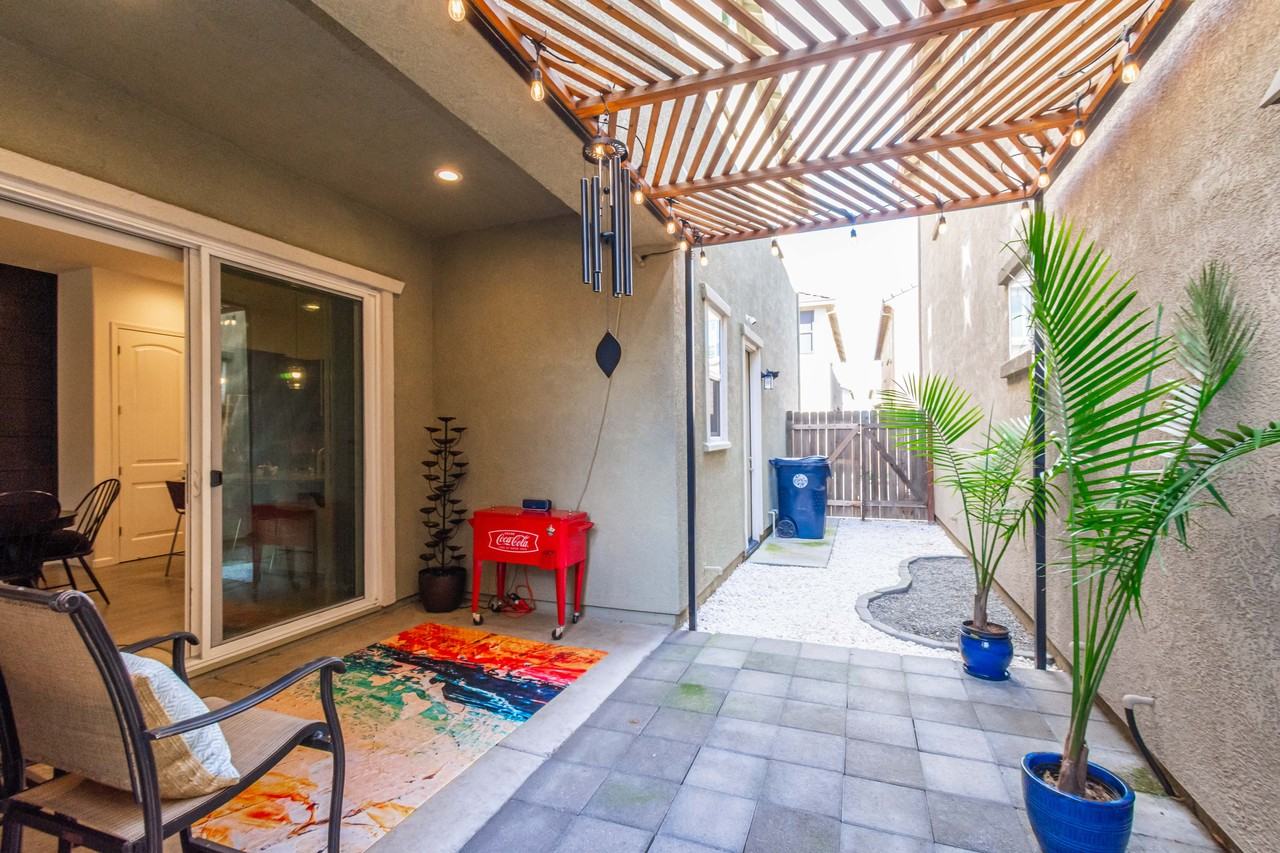 4412 Natomas Central Dr - Photo 4 of 20