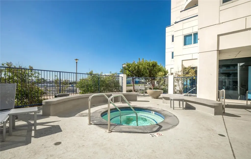 525 East Seaside Way, Unit 215 - Photo 4 of 21