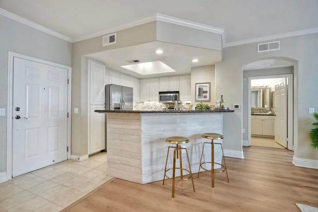 9253 Regents Road, Unit 248 - Photo 6 of 16