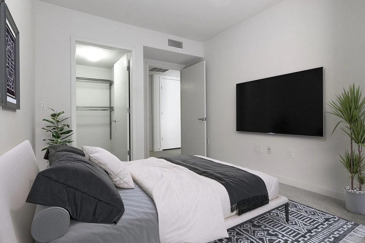 1427 7th Street, Unit 212 - Photo 7 of 9