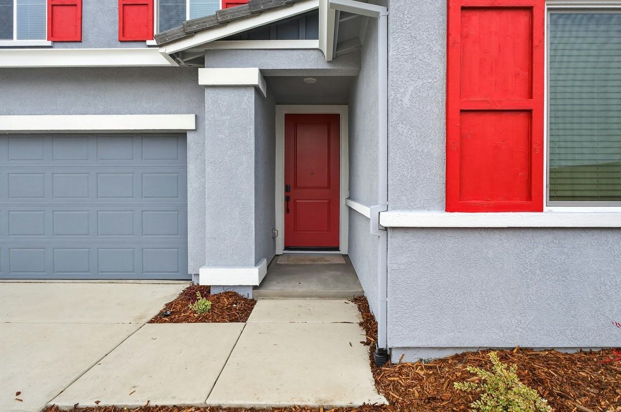 56 Daytona Court - Photo 4 of 49