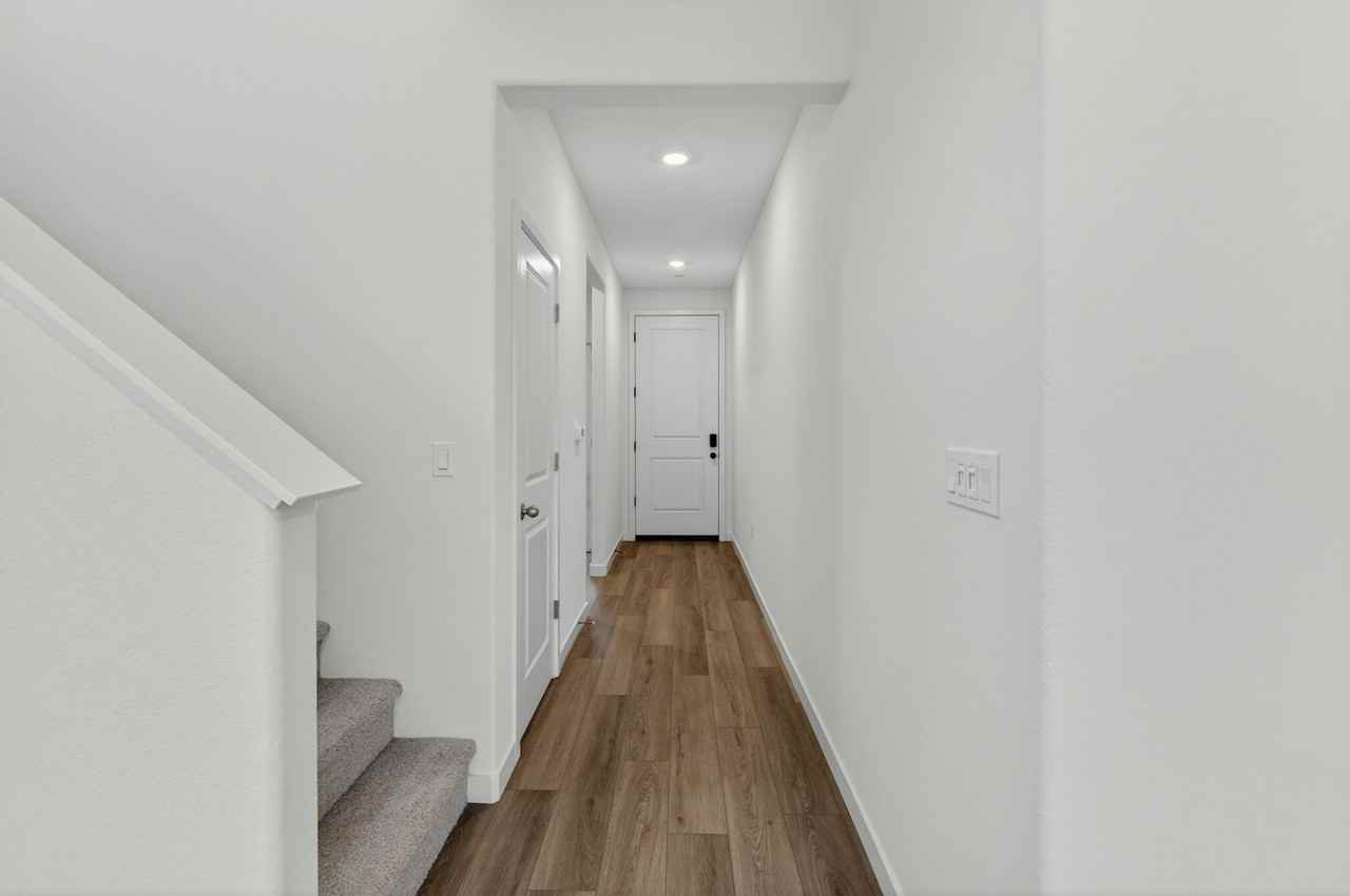 56 Daytona Court - Photo 6 of 49