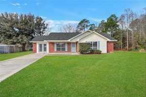 featured image of 2538 Cove St