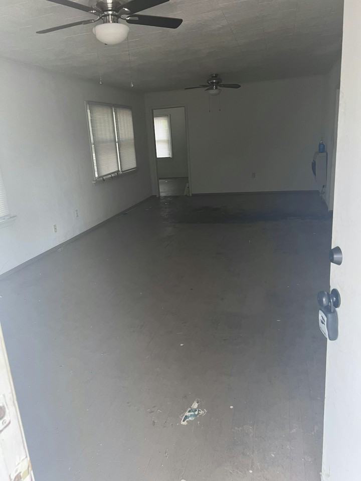 442 East Lincoln Avenue - Photo 2 of 9