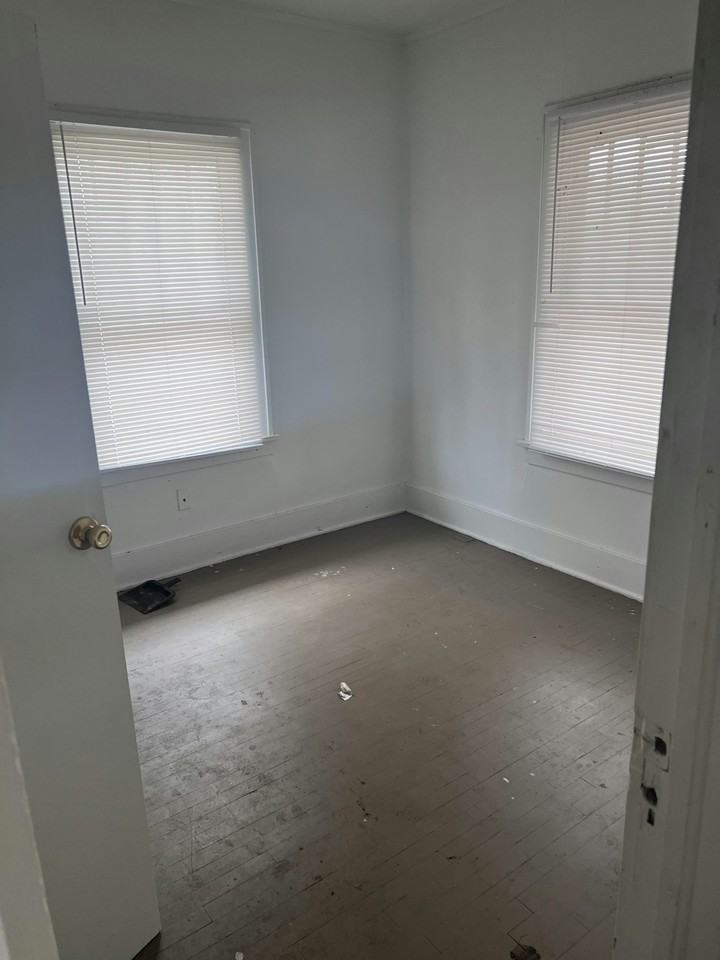 442 East Lincoln Avenue - Photo 4 of 9