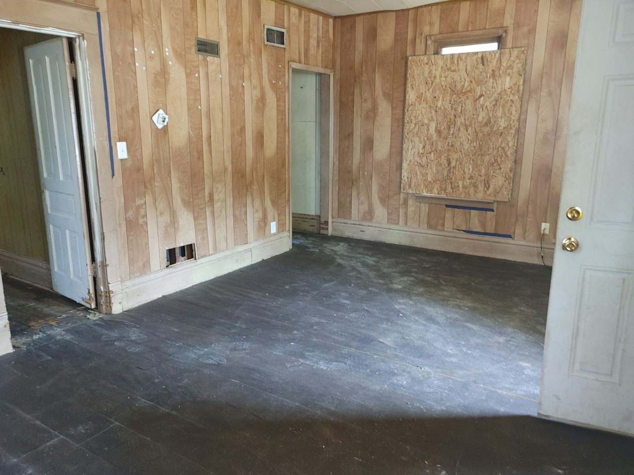 2011 West Ann Street - Photo 2 of 9