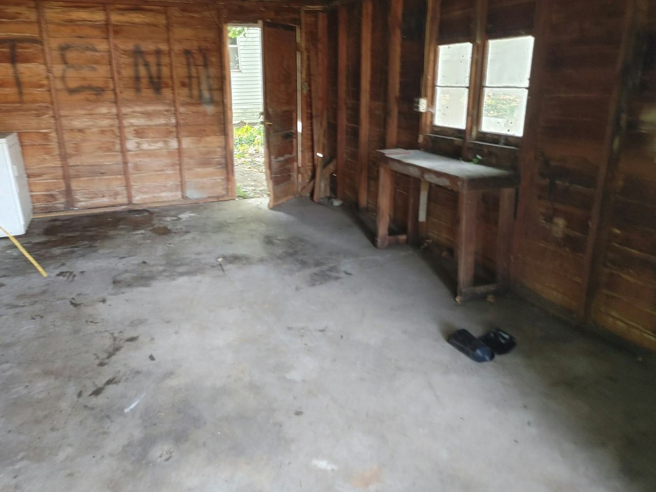 2011 West Ann Street - Photo 6 of 9