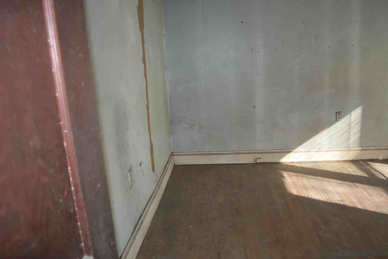 837 Kentucky Avenue Southwest - Photo 3 of 10