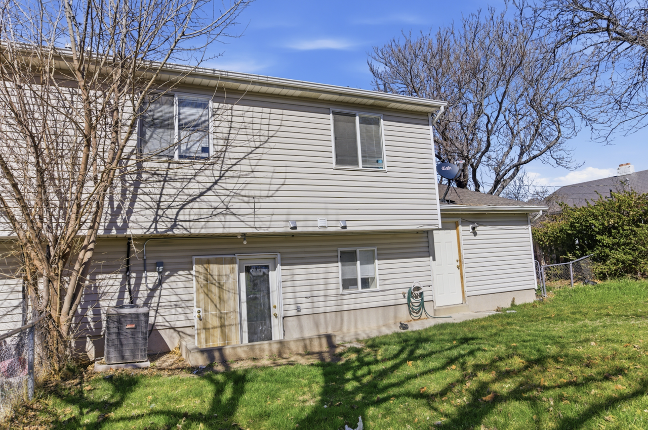 464 East Center Street - Photo 4 of 15