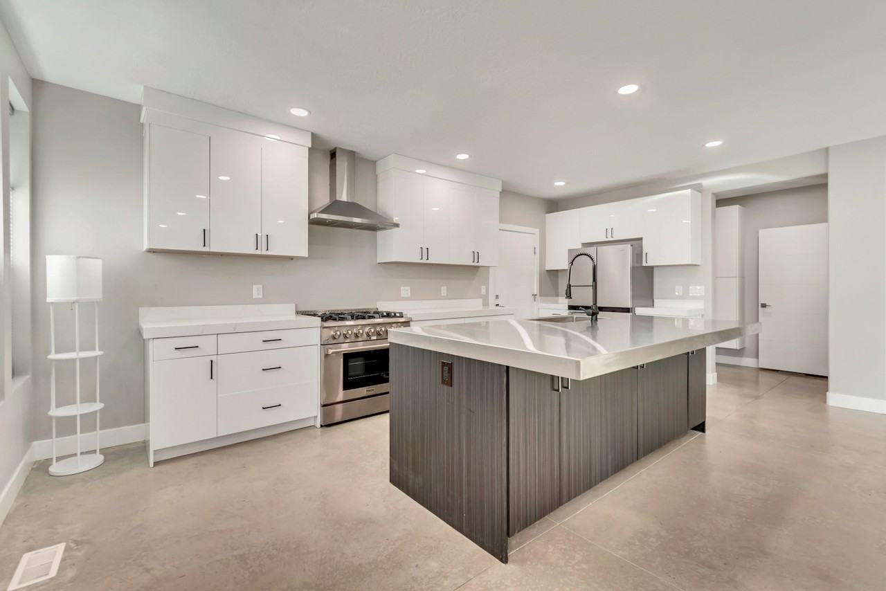 7033 South 300 East - Photo 5 of 23