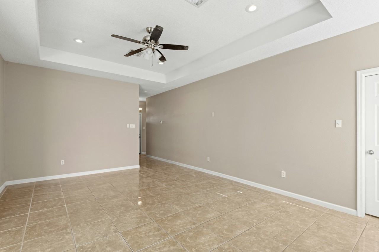 2205 Greenwood Drive - Photo 5 of 11