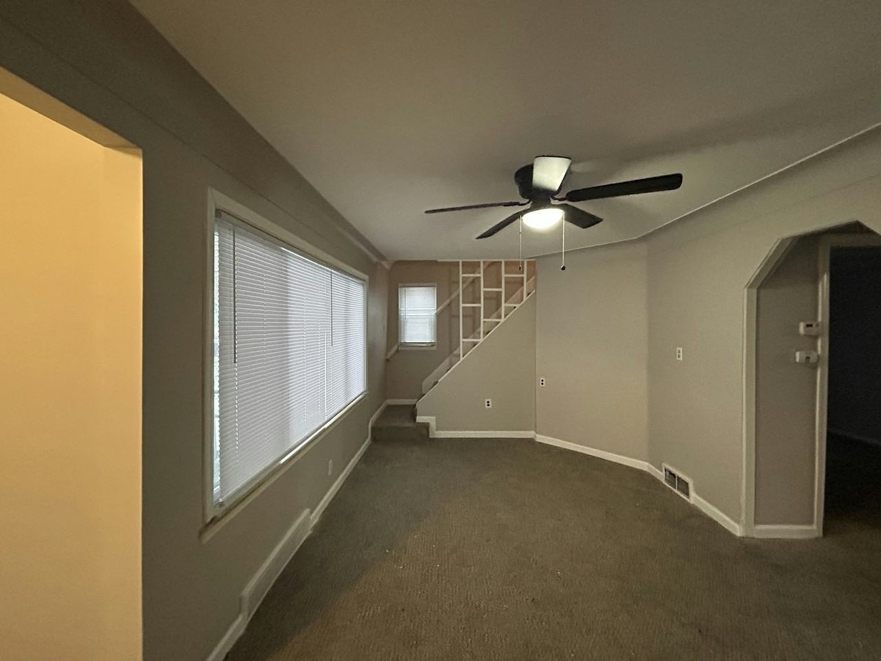 15545 Woodbine Avenue - Photo 6 of 6