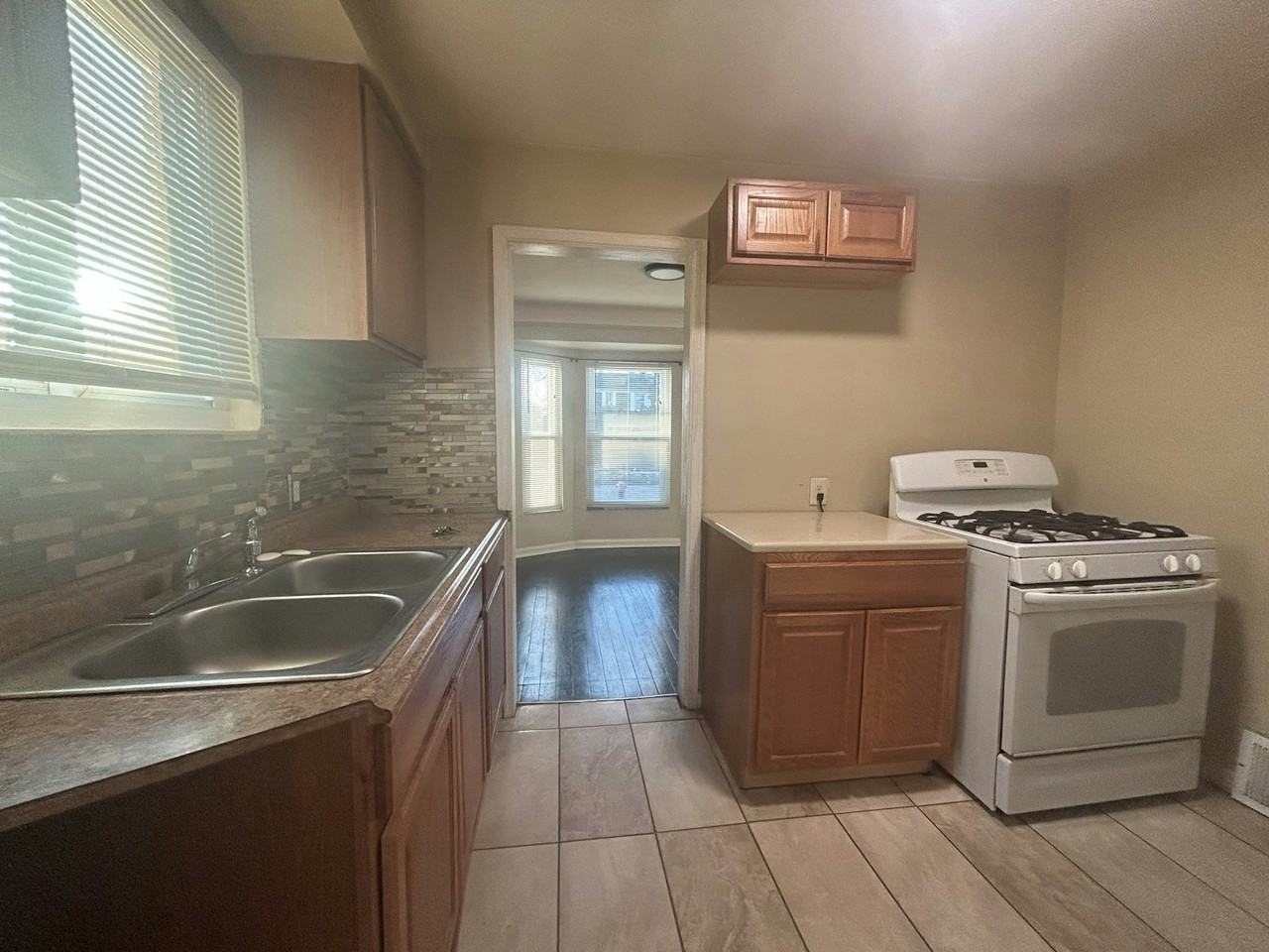 18000 Pinehurst Street - Photo 3 of 20