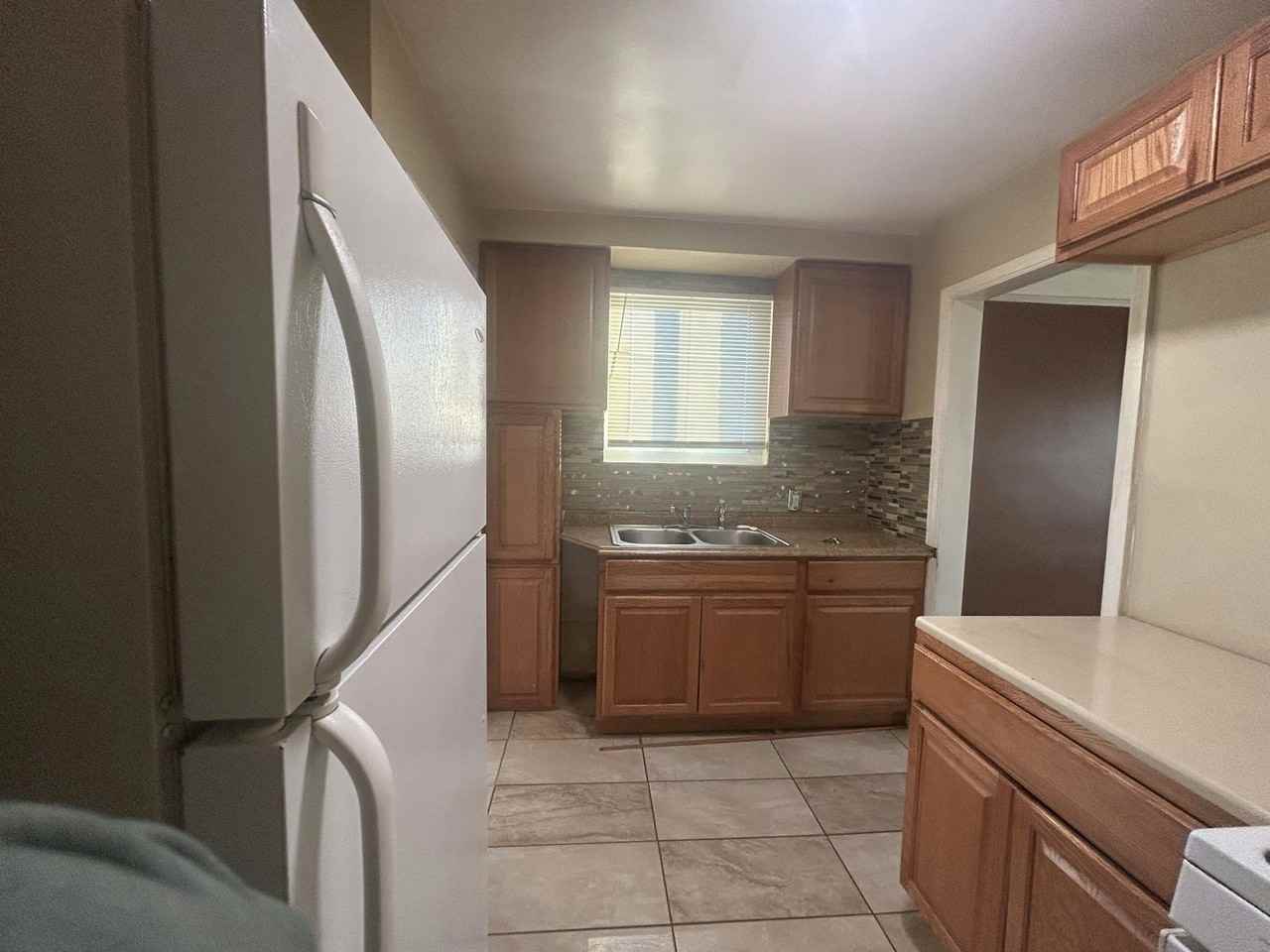 18000 Pinehurst Street - Photo 4 of 20