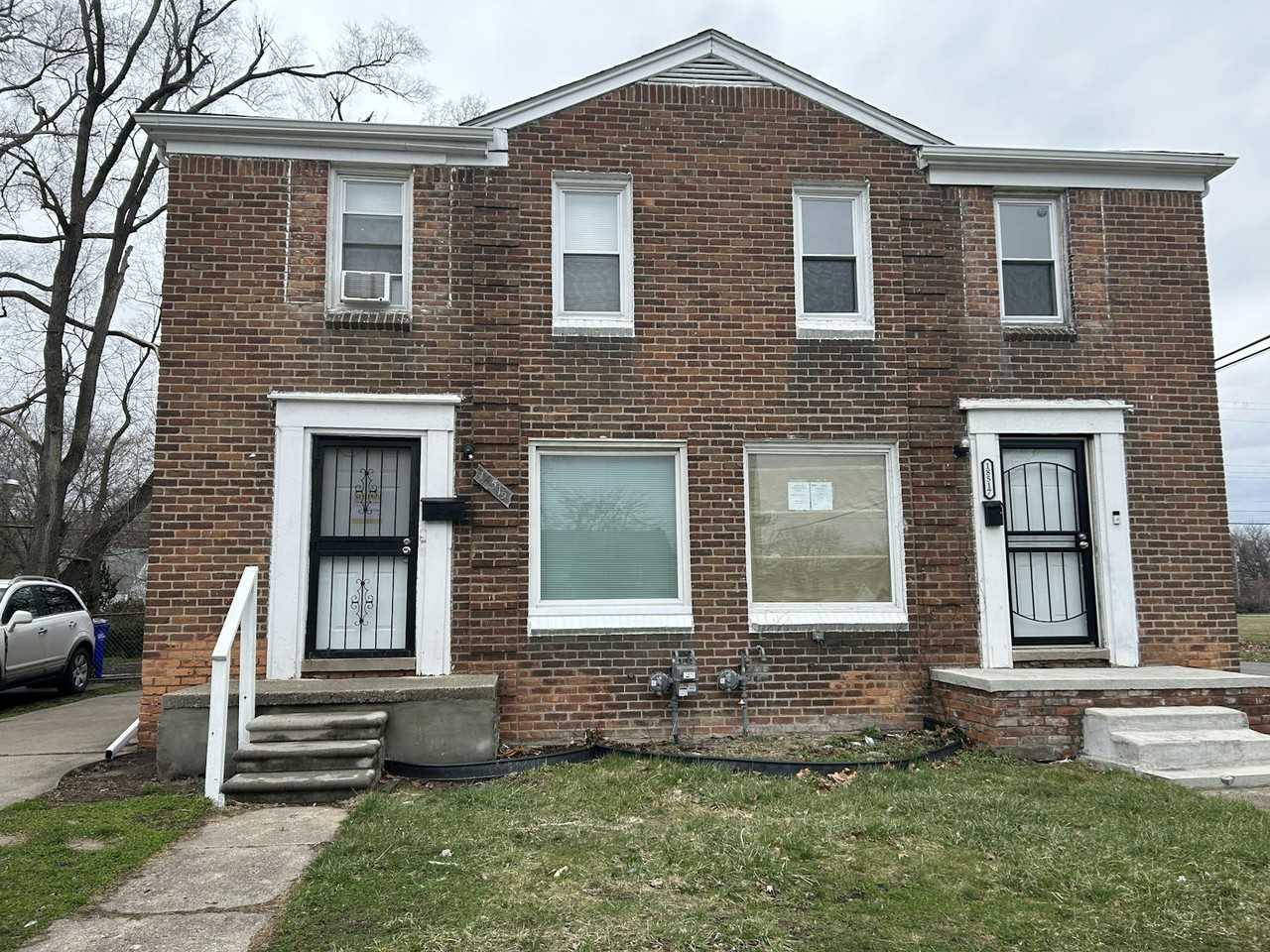 18515 Greenfield Road - Photo 3 of 19