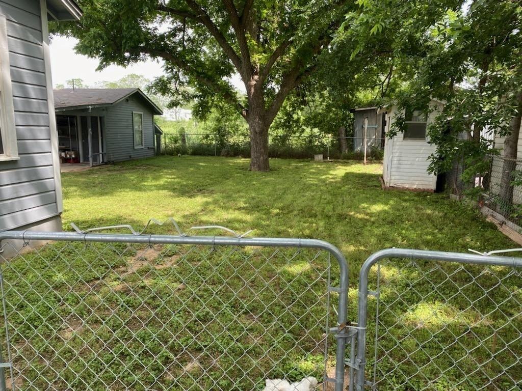 111 Zuehl, Unit 2 - Photo 3 of 3