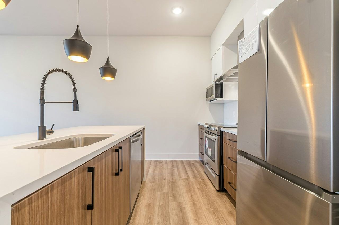 112 Rogers Street Northeast, Unit 601 - Photo 5 of 32