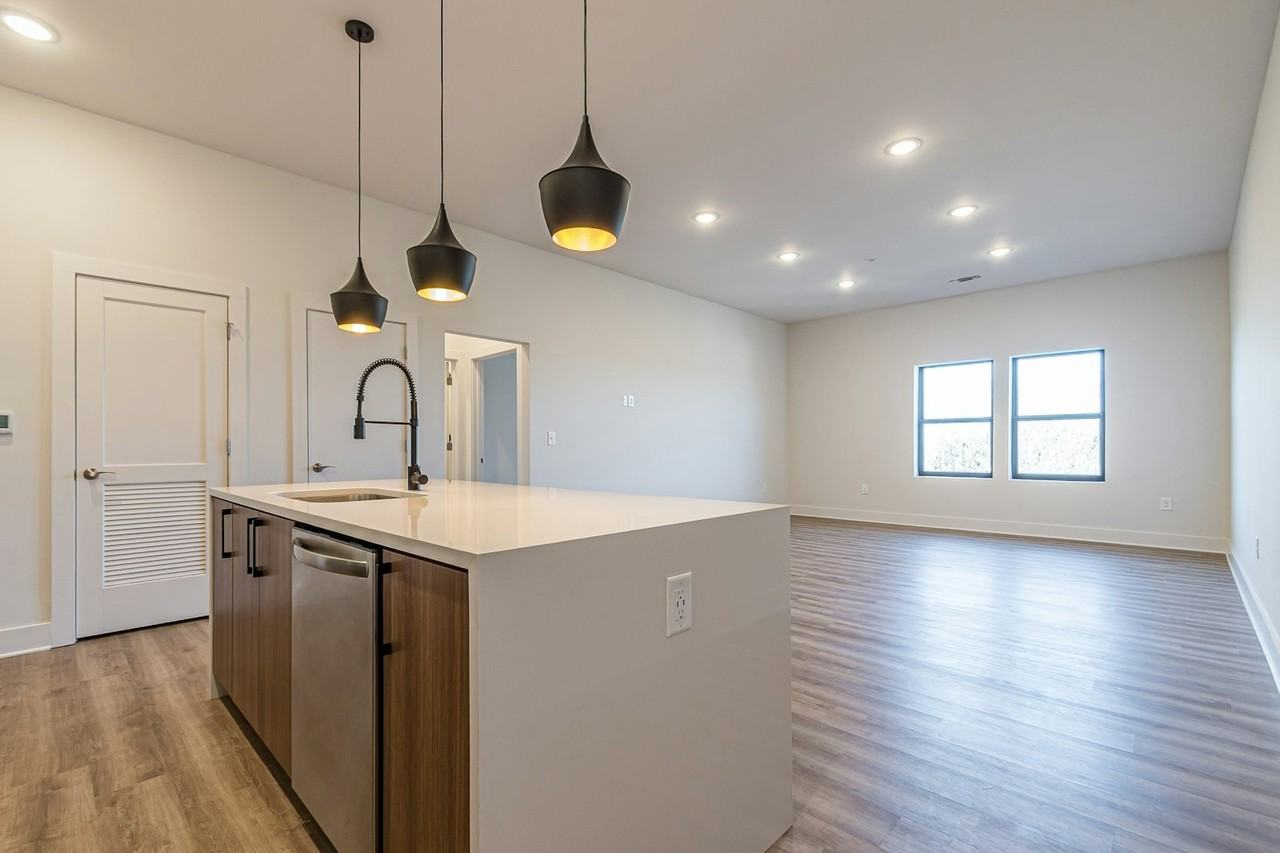 112 Rogers Street Northeast, Unit 601 - Photo 7 of 32