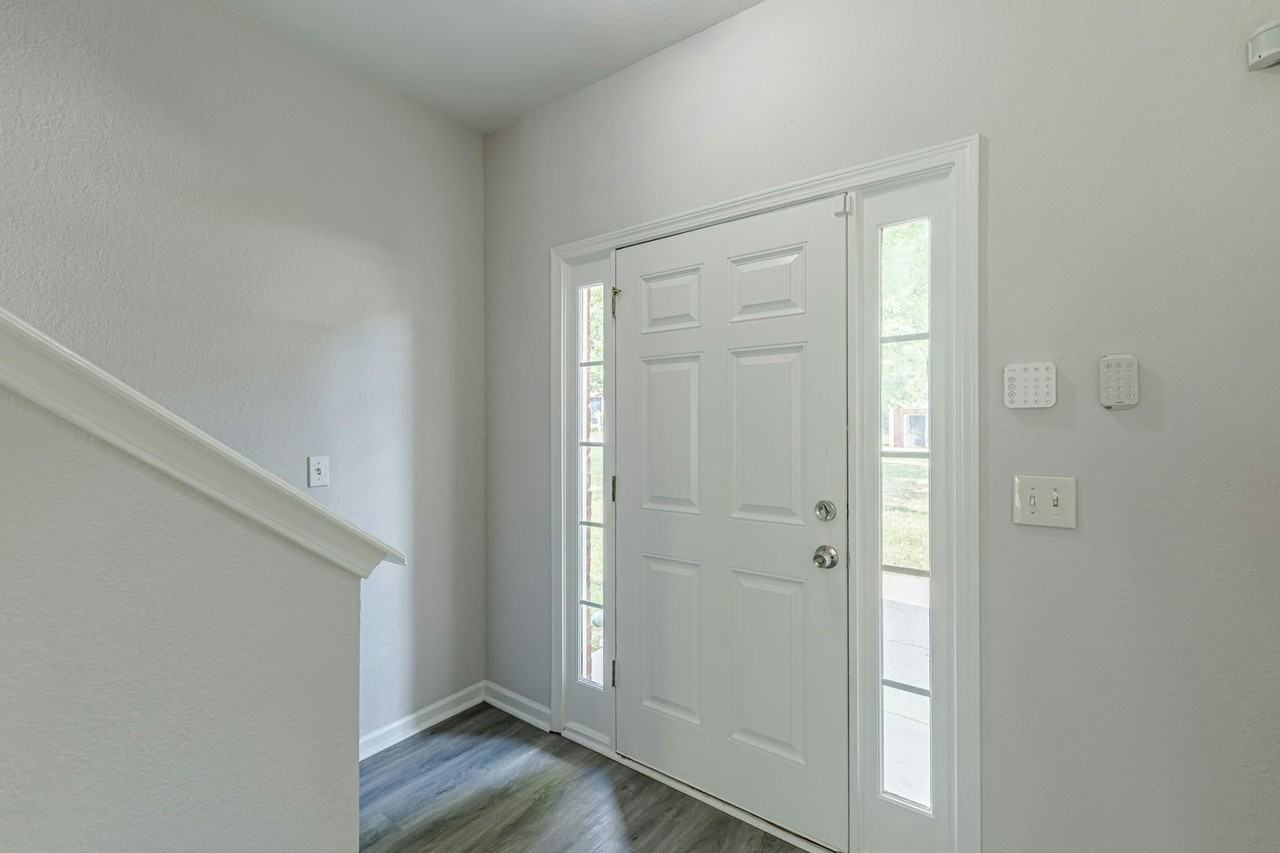 274 Brookview Drive - Photo 4 of 50