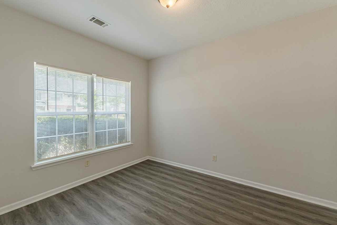 274 Brookview Drive - Photo 6 of 50