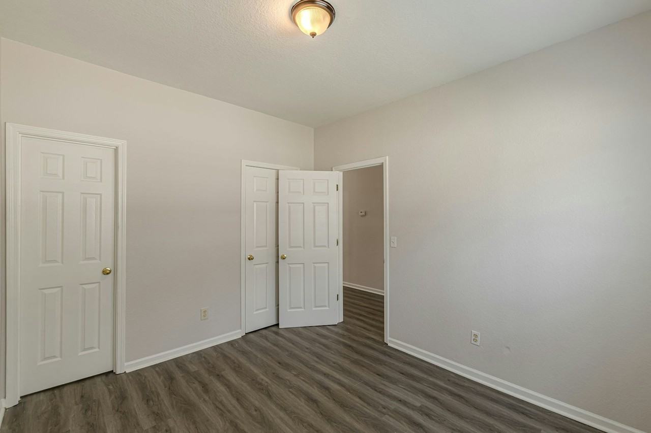 274 Brookview Drive - Photo 7 of 50