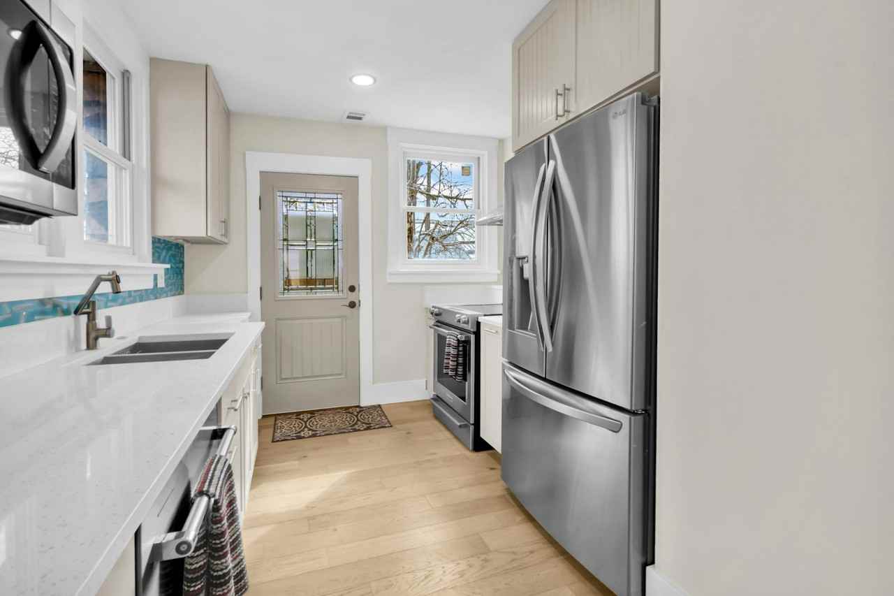 2738 Pine Street - Photo 4 of 15