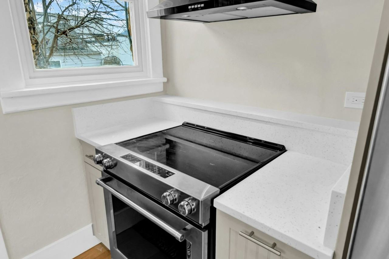 2738 Pine Street - Photo 6 of 15