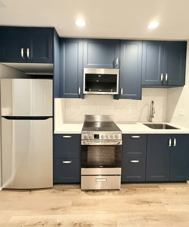 1622 Altamont Circle - Photo 2 of 7