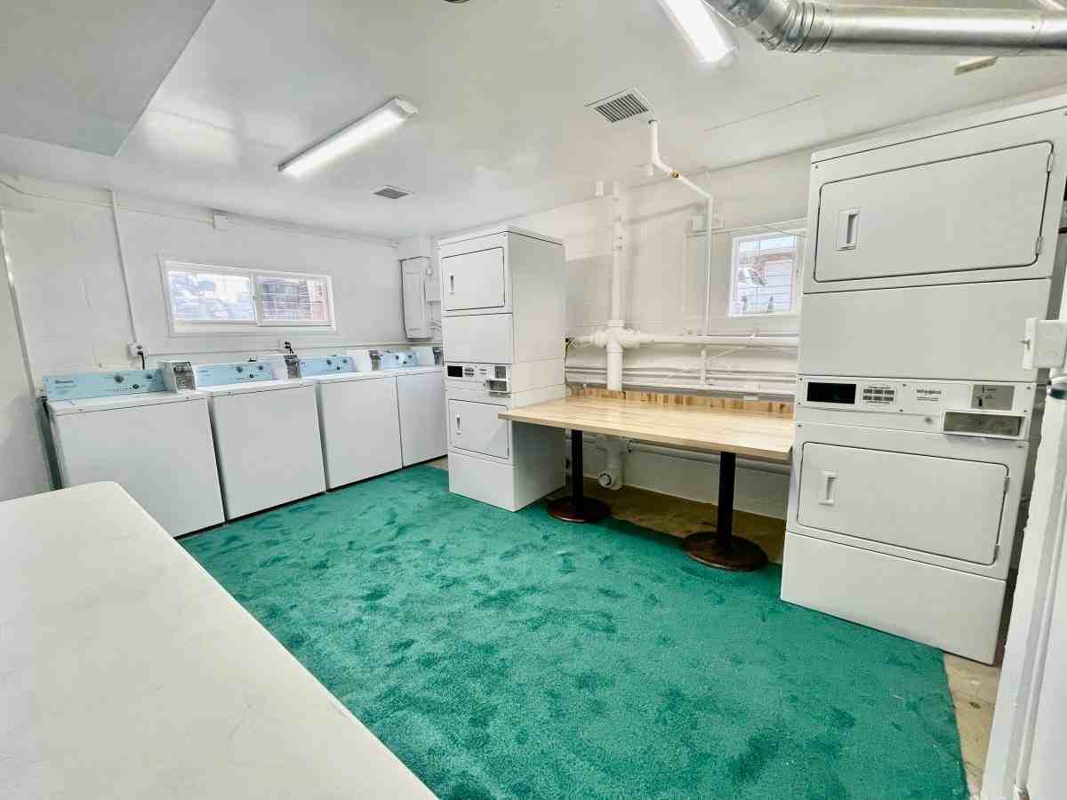 601 East North Street, Unit Studio A - Photo 7 of 8