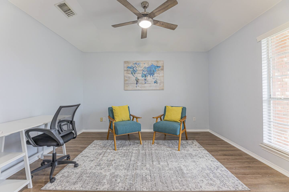 801 Mustang Trail - Photo 4 of 28