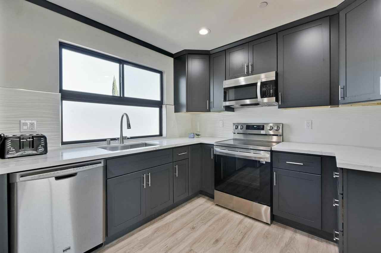 41362 Mahoney Street, Unit 3 - Photo 3 of 16