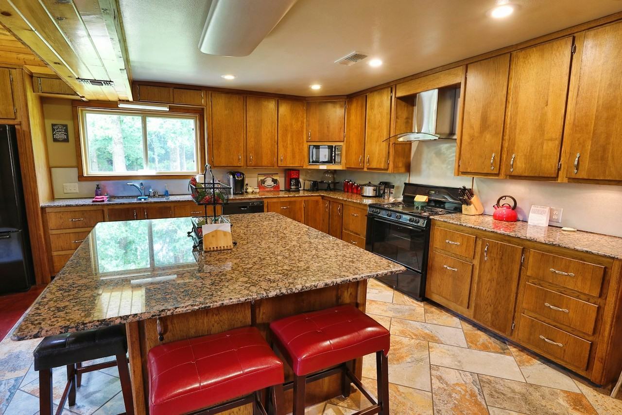 1083 N 4290 Road - Photo 6 of 41