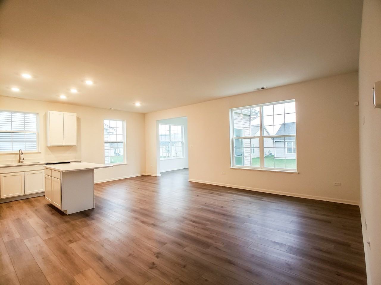 14347 Clover Avenue - Photo 4 of 15