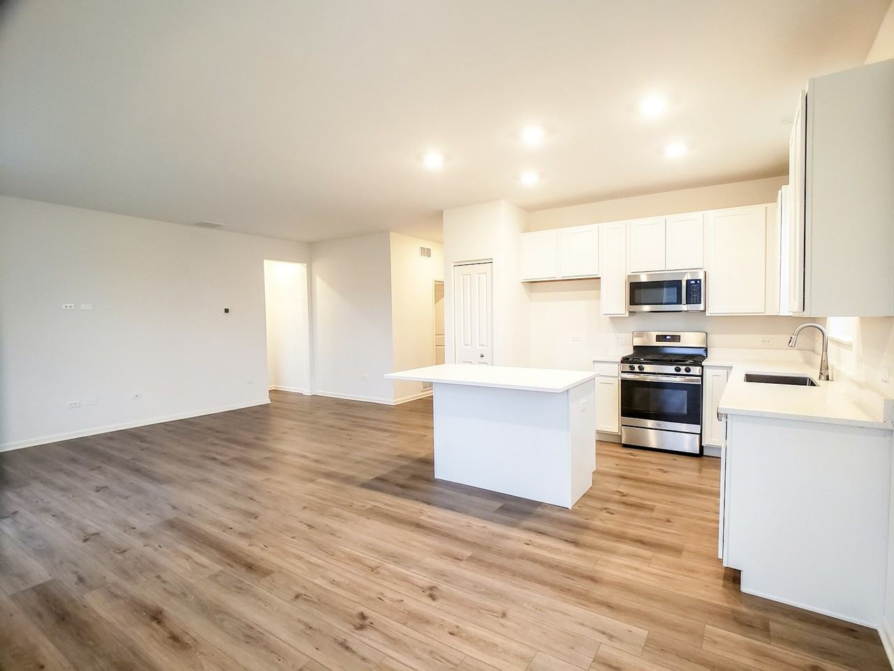 14347 Clover Avenue - Photo 5 of 15