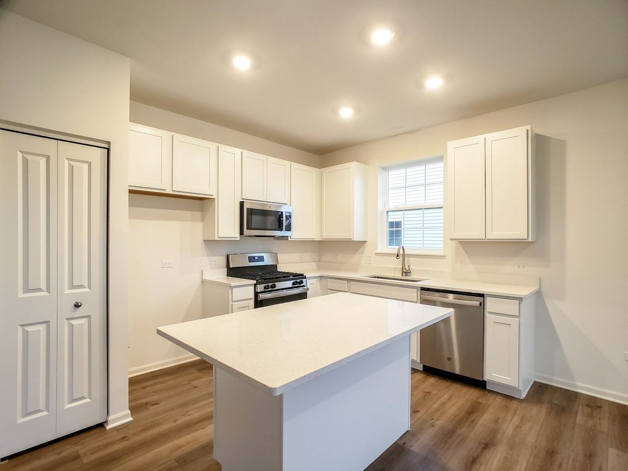 14347 Clover Avenue - Photo 6 of 15