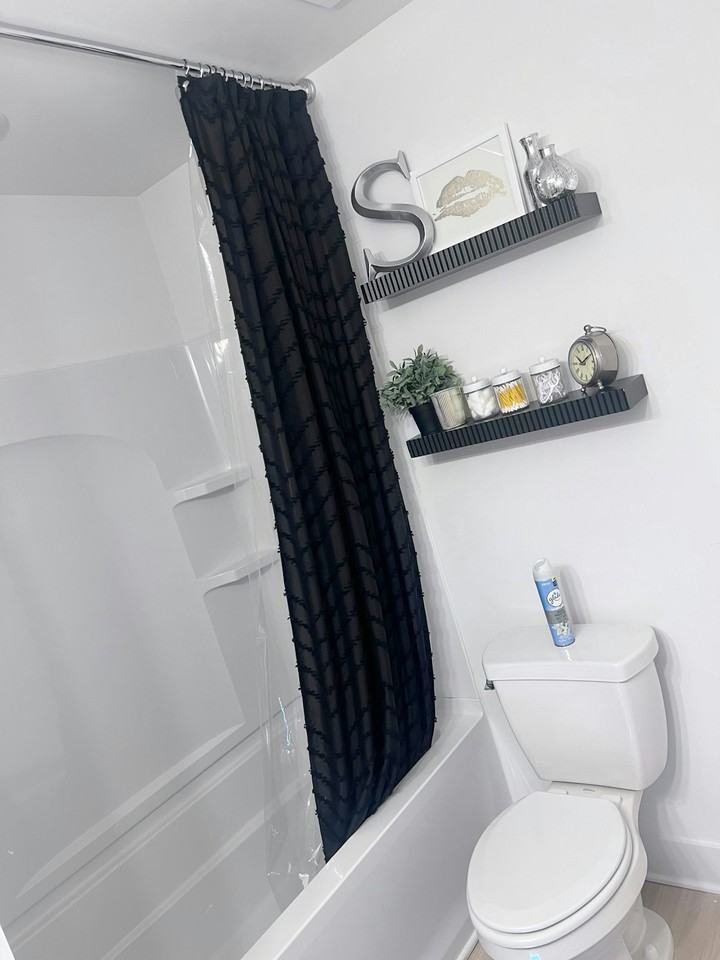 550 Markham Street, Unit 2 - Photo 3 of 16