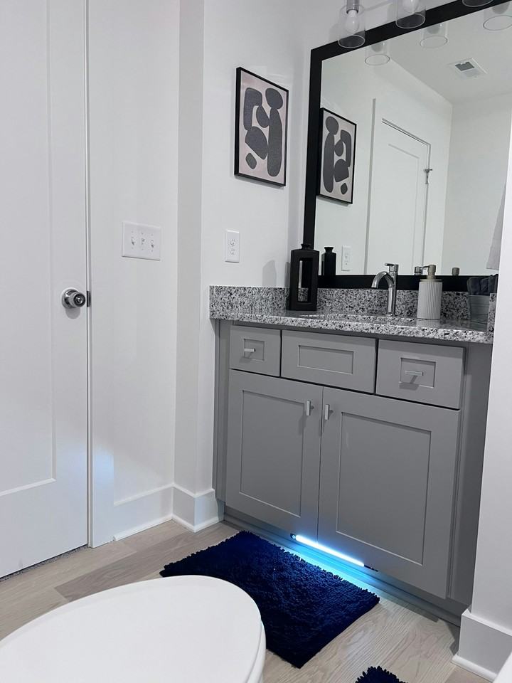 550 Markham Street, Unit 2 - Photo 5 of 16