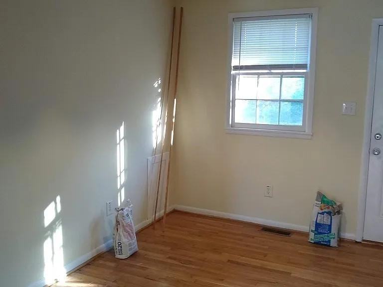 852 Hadley Rd - Photo 3 of 10