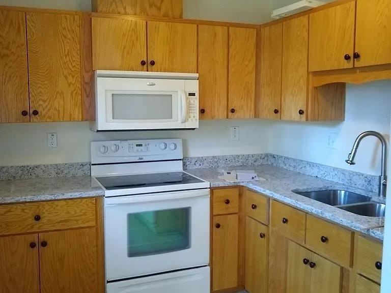 852 Hadley Rd - Photo 4 of 10