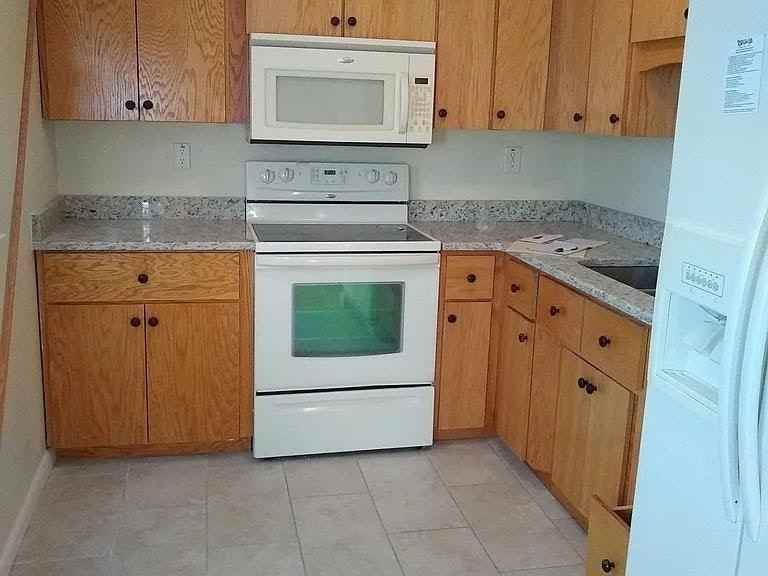 852 Hadley Rd - Photo 6 of 10