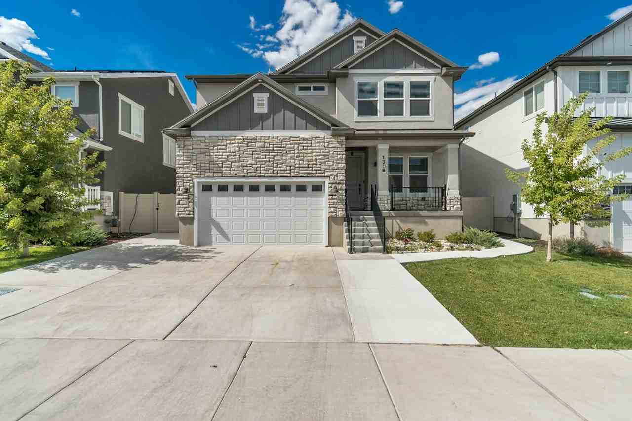 1316 West Quailhill Road, Unit Upstairs - Photo 2 of 25