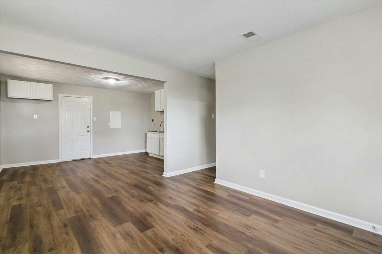 2800 Tarbora Avenue - Photo 3 of 5