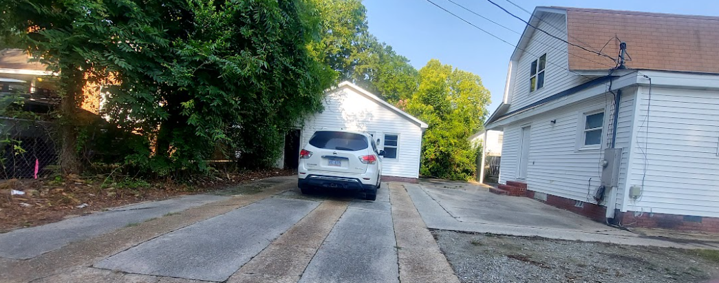 1708 E 4th St - Photo 3 of 20