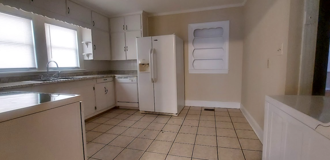 1708 E 4th St - Photo 4 of 20