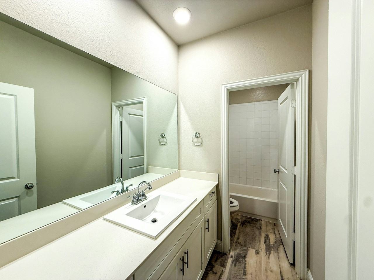 2620 Empire Street - Photo 6 of 14